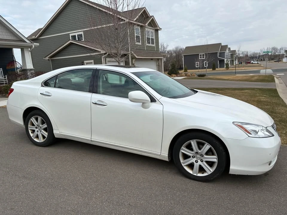 2007 Lexus ES 5th Gen - Image 2 of 8