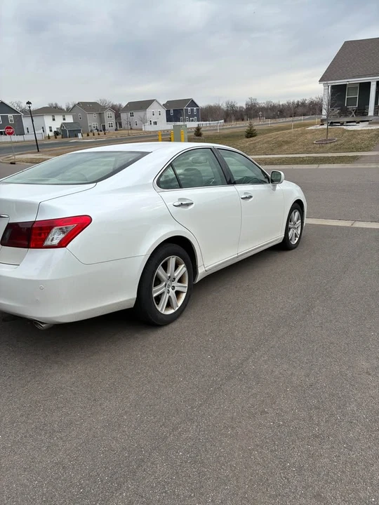 2007 Lexus ES 5th Gen - Image 4 of 8