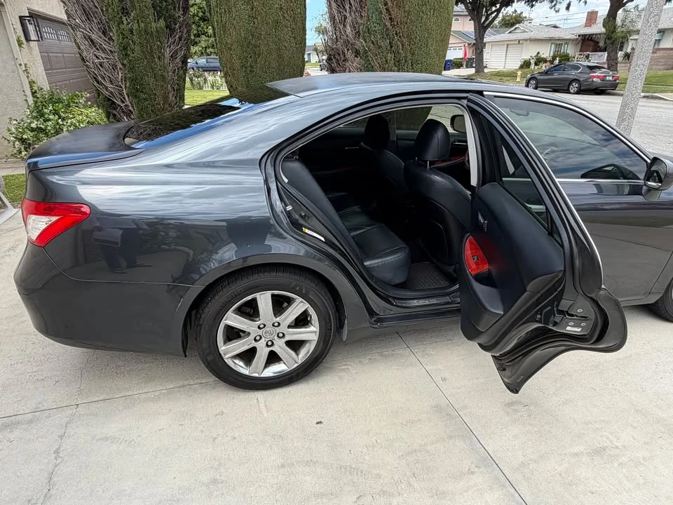 2007 Lexus ES 5th Gen - Image 11 of 17
