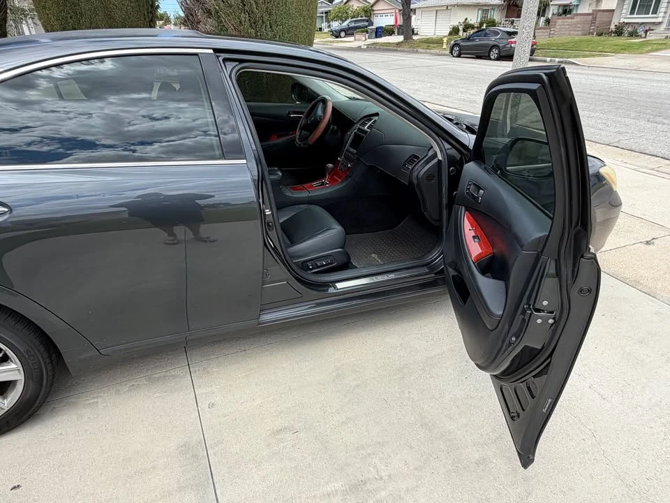2007 Lexus ES 5th Gen - Image 10 of 17
