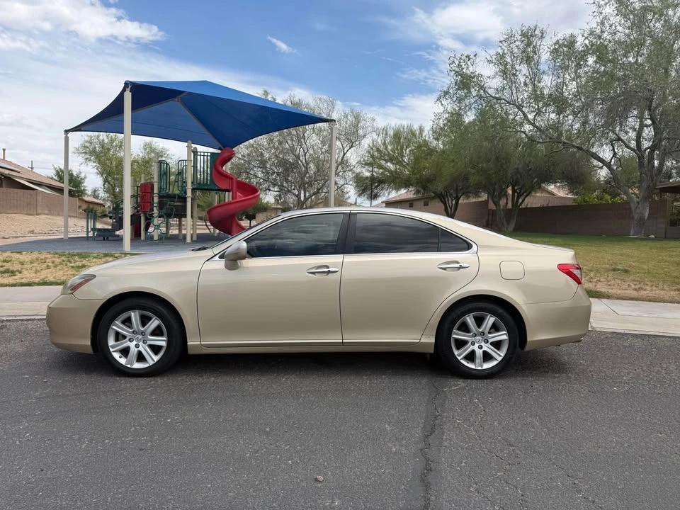 2007 Lexus ES 5th Gen - Image 2 of 10