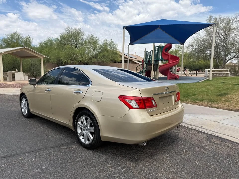 2007 Lexus ES 5th Gen - Image 3 of 10