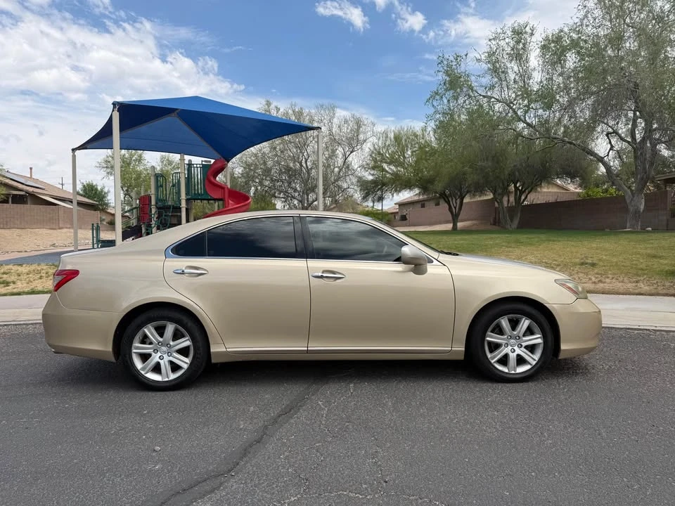 2007 Lexus ES 5th Gen - Image 5 of 10