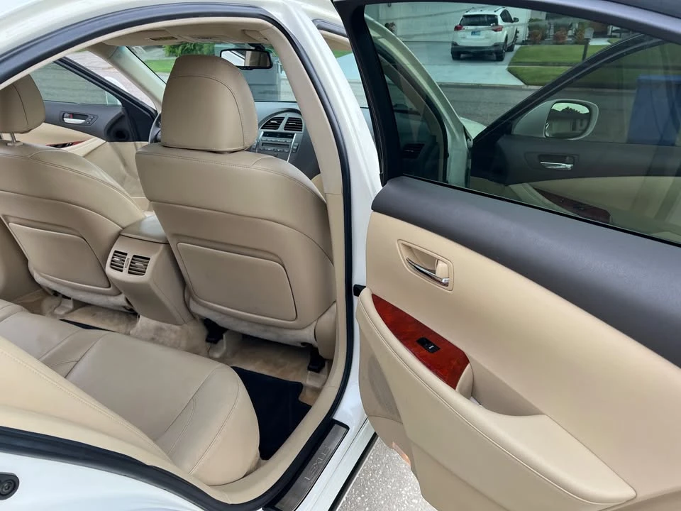 2007 Lexus ES 5th Gen - Image 12 of 14