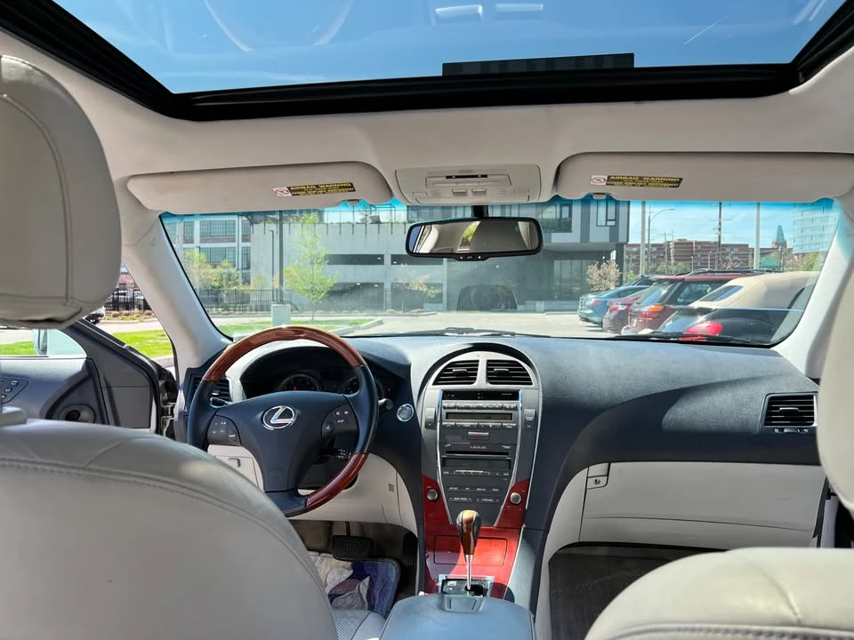 2007 Lexus RX 2nd Gen - Image 11 of 16