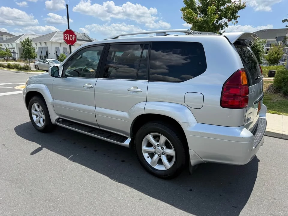 2007 Lexus GX 1st Gen - Image 10 of 19