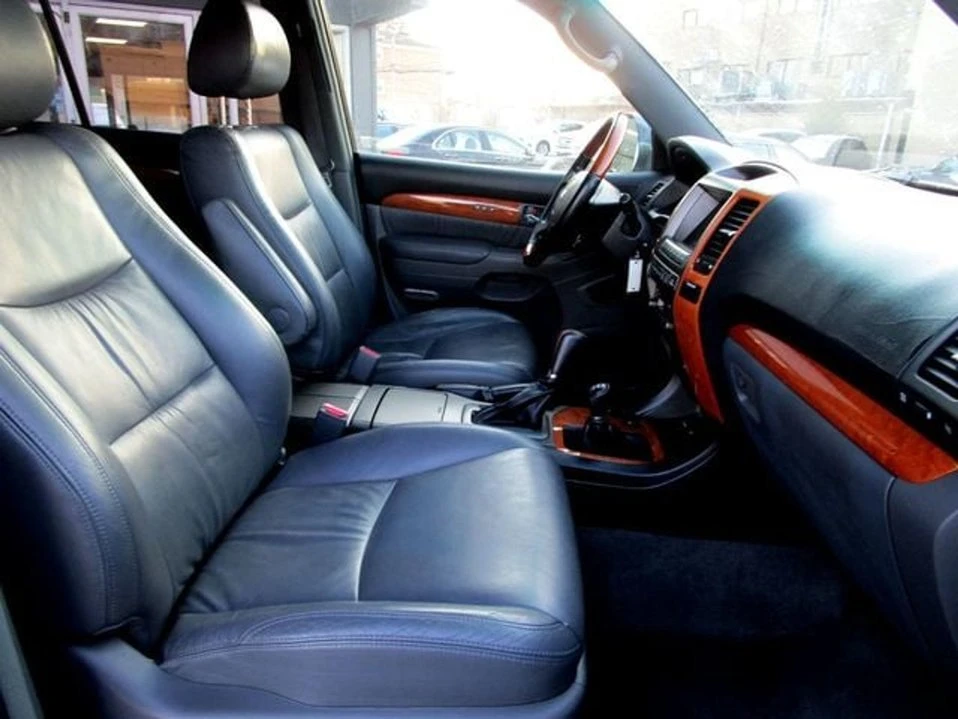 2007 Lexus GX 1st Gen - Image 12 of 18
