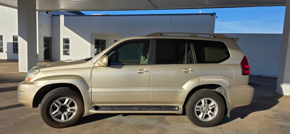2007 Lexus GX 1st Gen - Image 3 of 15