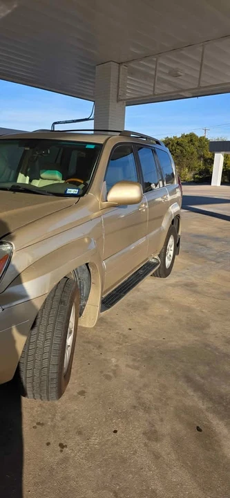 2007 Lexus GX 1st Gen - Image 2 of 15