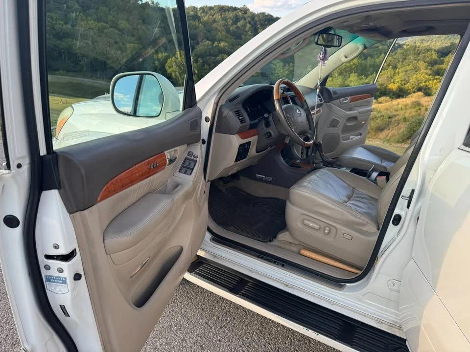 2007 Lexus GX 1st Gen - Image 8 of 9