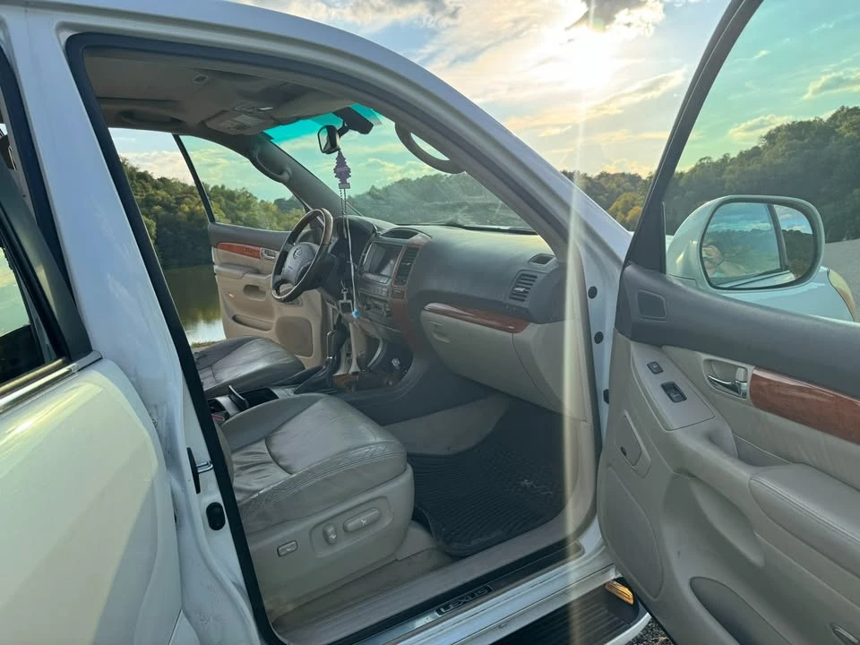 2007 Lexus GX 1st Gen - Image 5 of 9