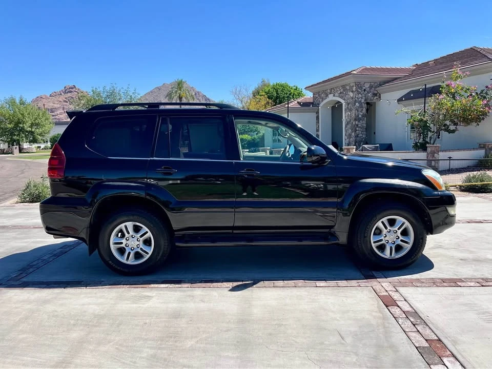 2007 Lexus GX 1st Gen - Image 2 of 18