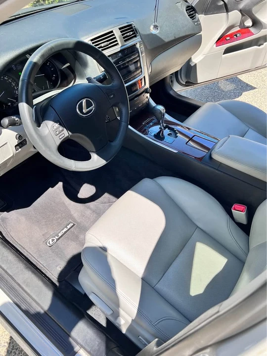 2007 Lexus IS 2nd Gen - Image 2 of 2