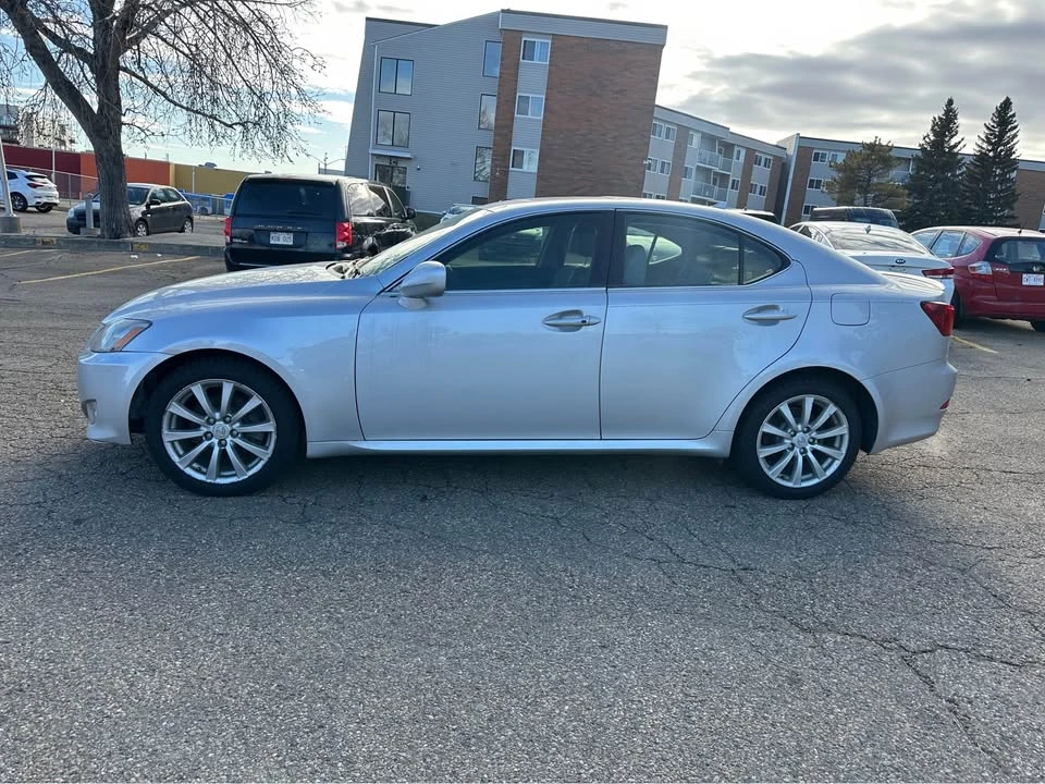 2007 Lexus IS 2nd Gen - Image 4 of 11
