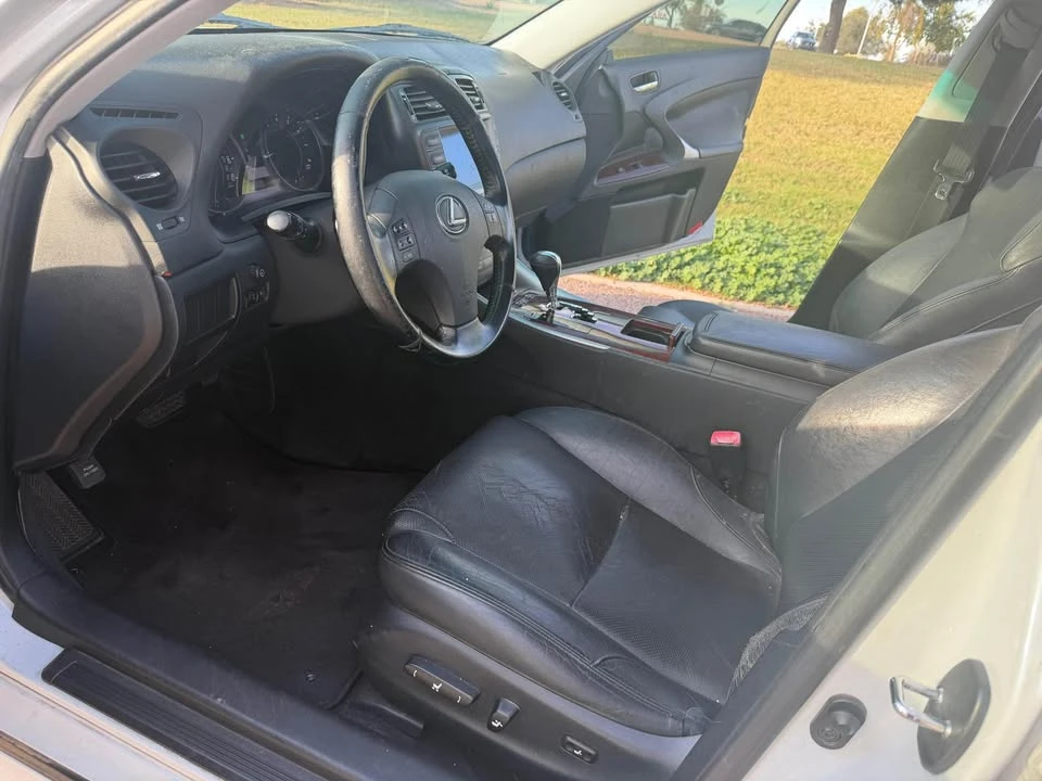 2007 Lexus IS 2nd Gen - Image 9 of 12