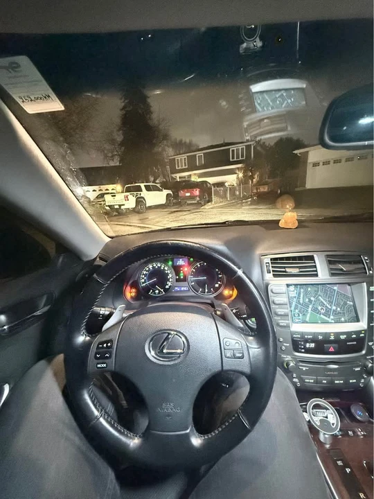 2007 Lexus IS 2nd Gen - Image 2 of 8