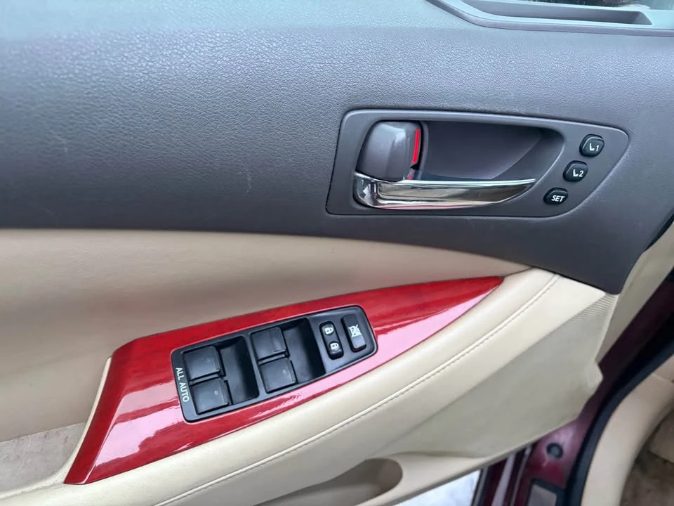 2007 Lexus IS 2nd Gen - Image 9 of 15