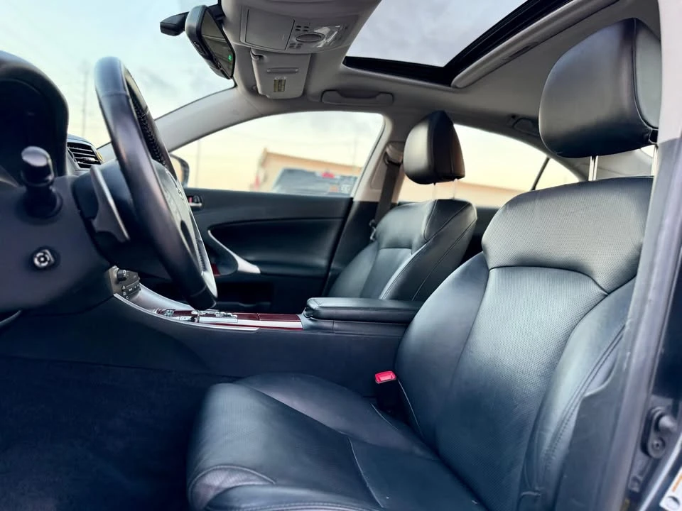 2007 Lexus IS 2nd Gen - Image 16 of 20