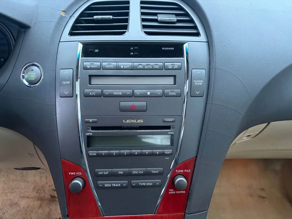 2007 Lexus IS 2nd Gen - Image 11 of 15