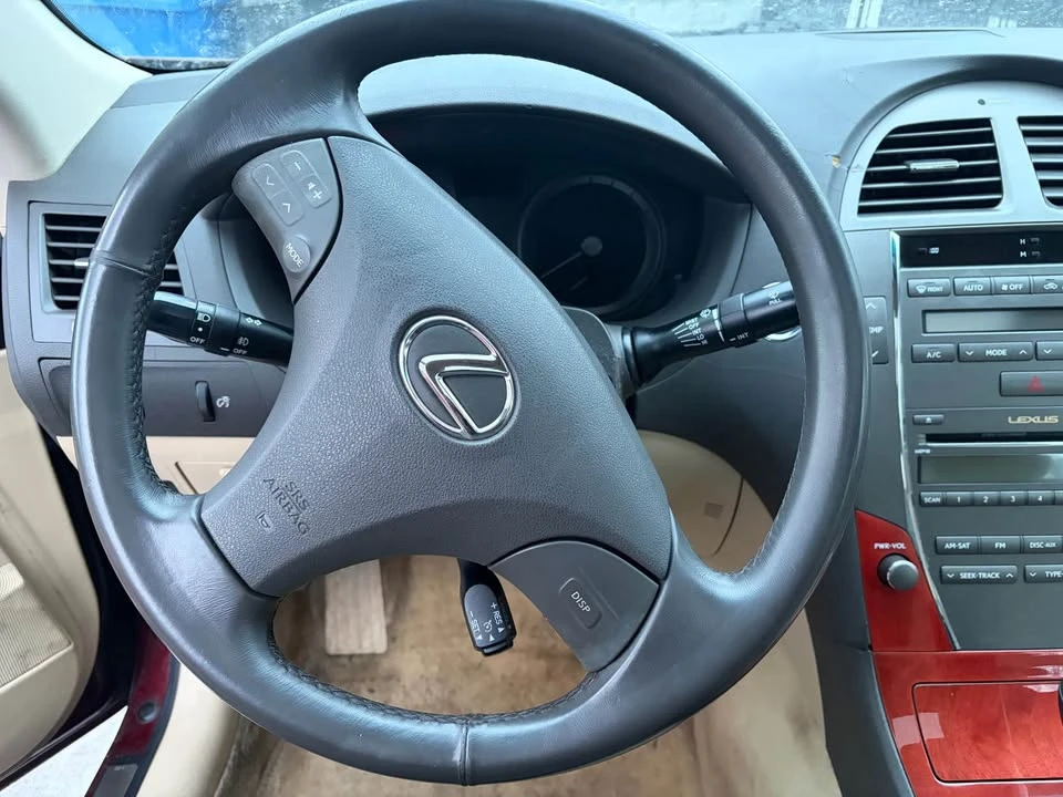 2007 Lexus IS 2nd Gen - Image 10 of 15