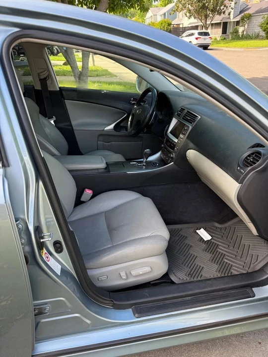 2007 Lexus IS 2nd Gen - Image 5 of 6