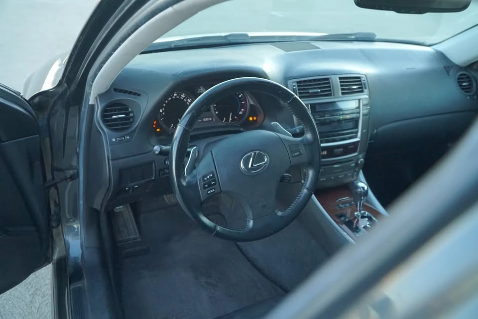 2007 Lexus IS 2nd Gen - Image 11 of 17