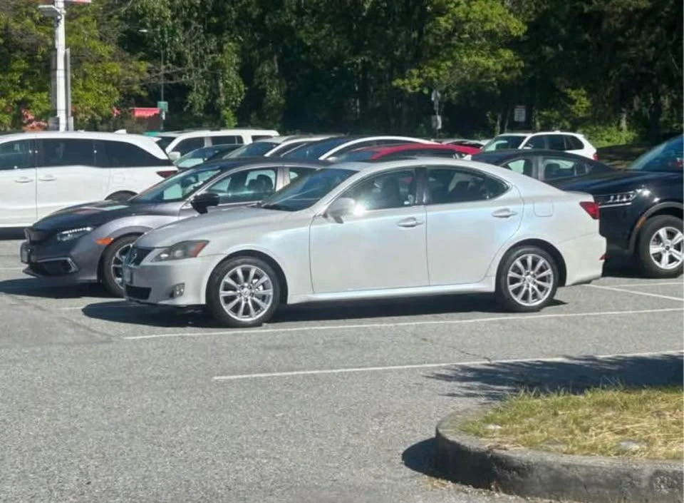 2007 Lexus IS 2nd Gen - Image 4 of 5
