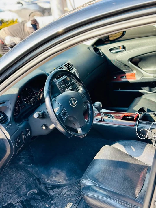 2007 Lexus IS 2nd Gen - Image 2 of 6