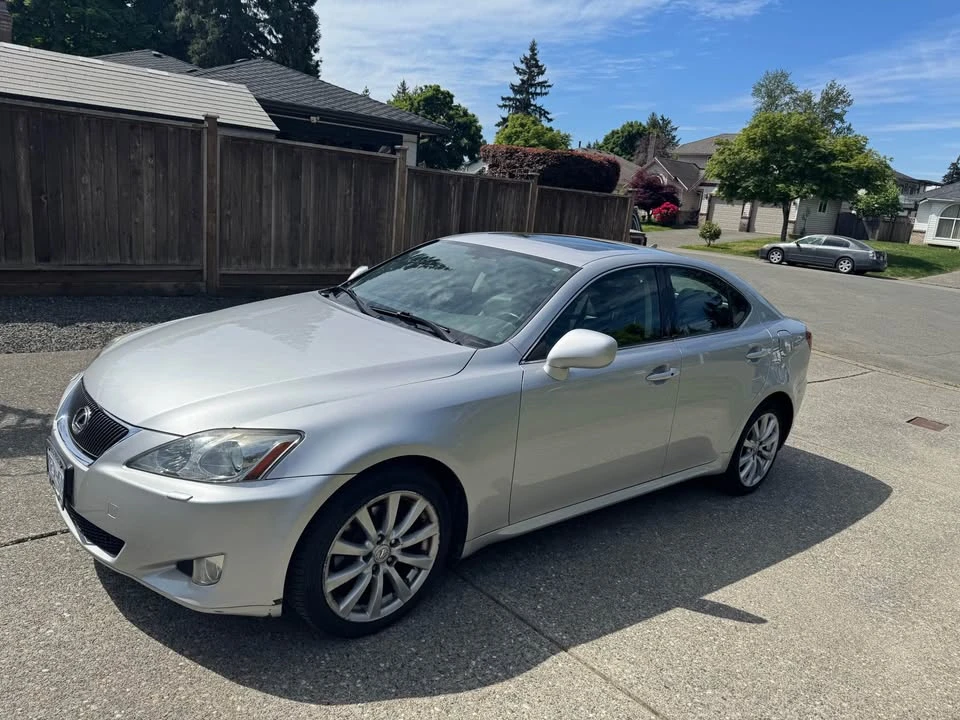 2007 Lexus IS 2nd Gen - Image 2 of 6