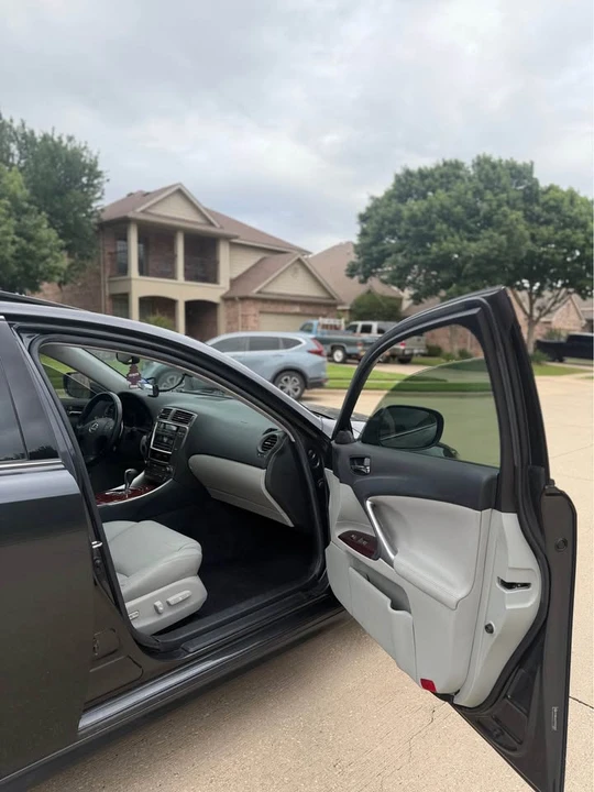 2007 Lexus IS 2nd Gen - Image 11 of 15