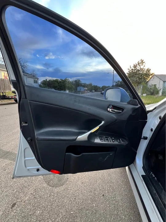 2007 Lexus IS 2nd Gen - Image 11 of 14