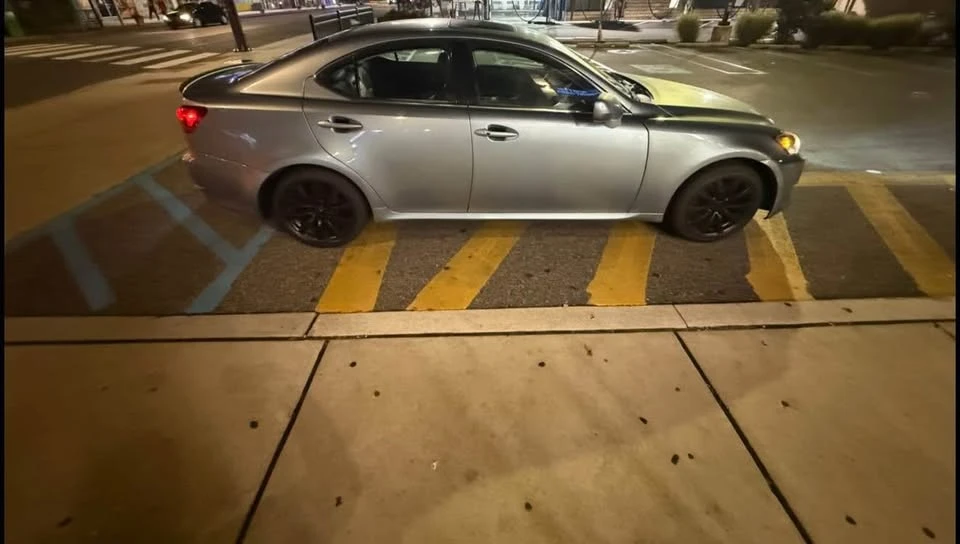 2007 Lexus IS 2nd Gen - Image 3 of 4