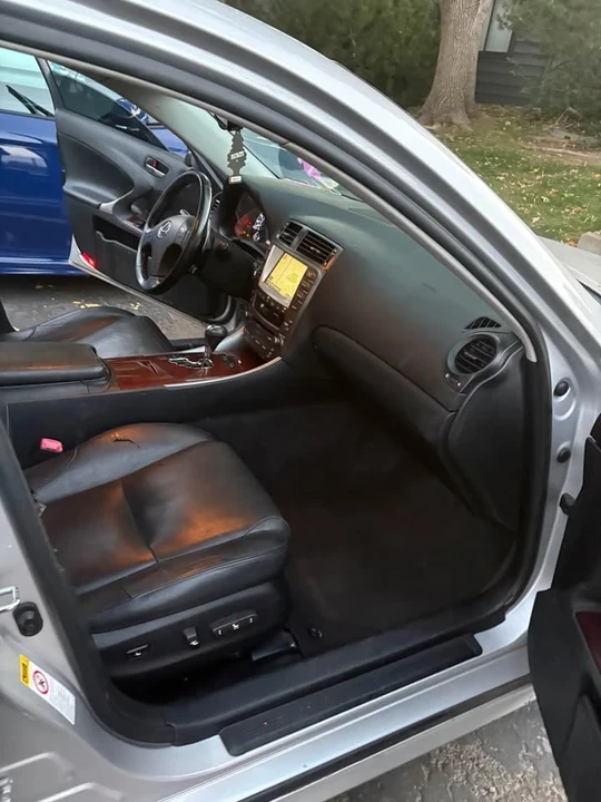 2007 Lexus IS 2nd Gen - Image 8 of 10