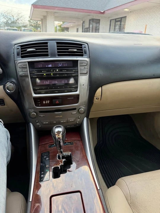 2007 Lexus IS 2nd Gen - Image 9 of 20