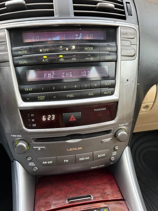 2007 Lexus IS 2nd Gen - Image 14 of 20