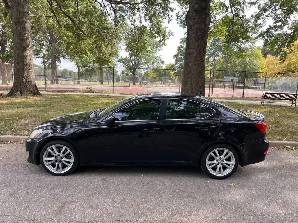 2007 Lexus IS 2nd Gen - Image 4 of 19