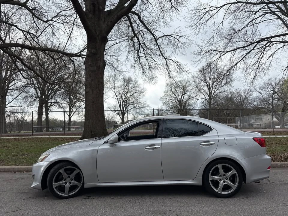 2007 Lexus IS 2nd Gen - Image 3 of 20