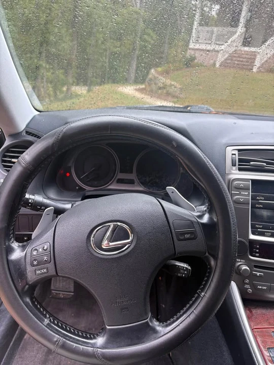 2007 Lexus IS 2nd Gen - Image 5 of 7