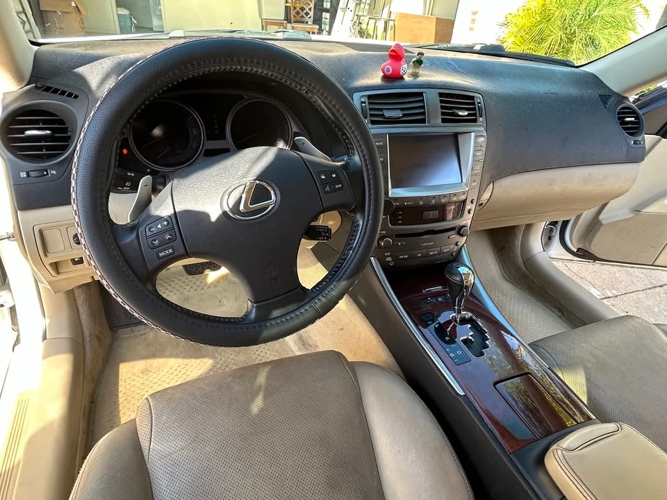2007 Lexus IS 2nd Gen - Image 4 of 8