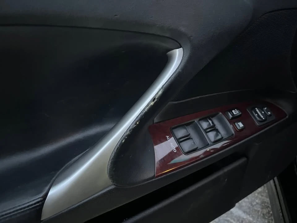 2007 Lexus IS 2nd Gen - Image 10 of 14