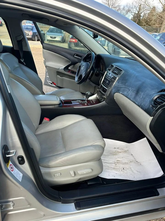 2007 Lexus IS 2nd Gen - Image 9 of 11