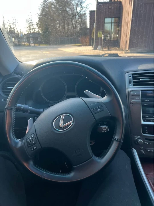 2007 Lexus IS 2nd Gen - Image 11 of 20