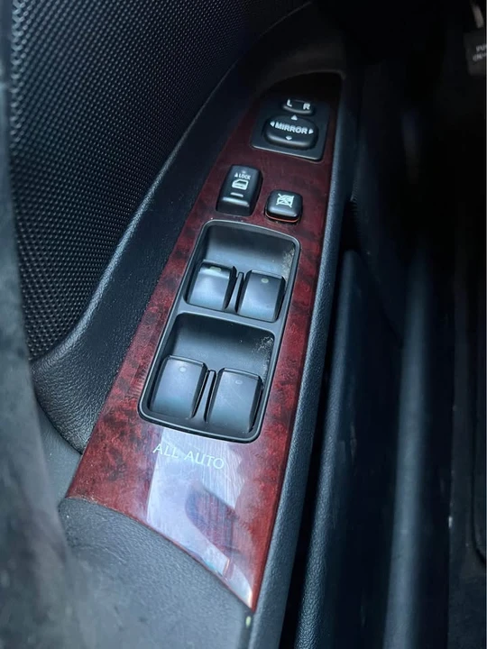 2007 Lexus IS 2nd Gen - Image 12 of 20