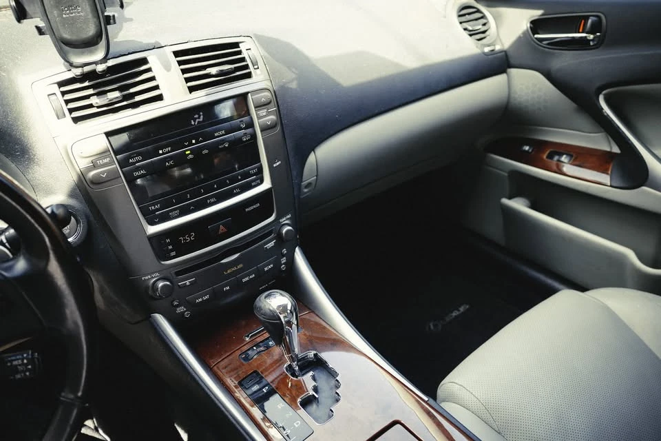 2007 Lexus IS 2nd Gen - Image 12 of 15