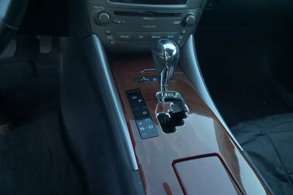 2007 Lexus IS 2nd Gen - Image 16 of 20