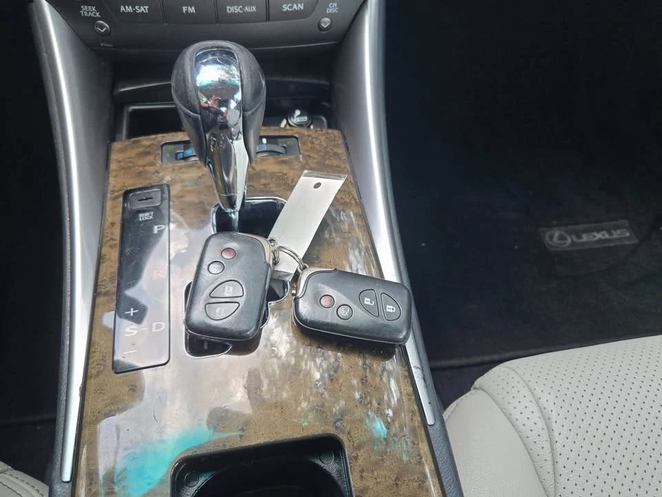 2007 Lexus IS 2nd Gen - Image 15 of 17