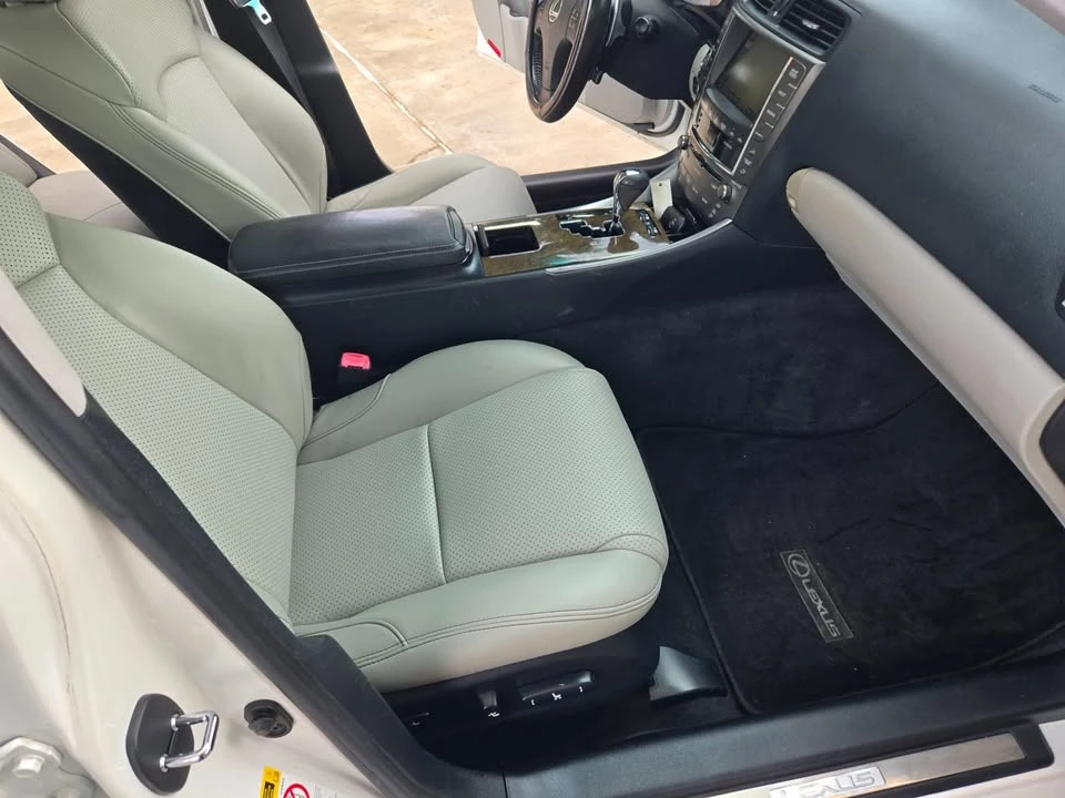 2007 Lexus IS 2nd Gen - Image 12 of 17