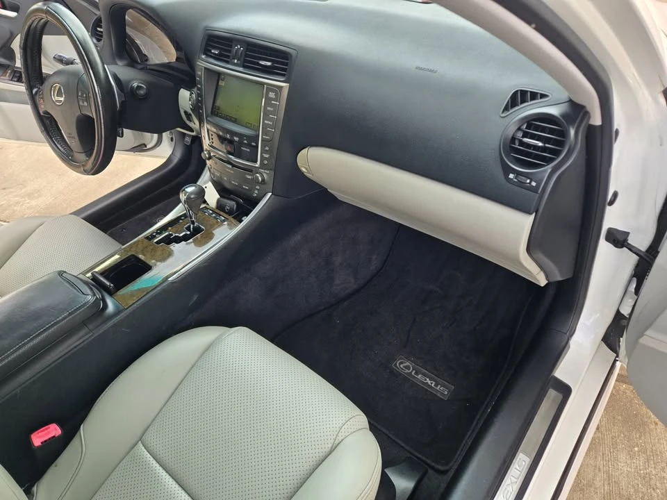 2007 Lexus IS 2nd Gen - Image 13 of 17
