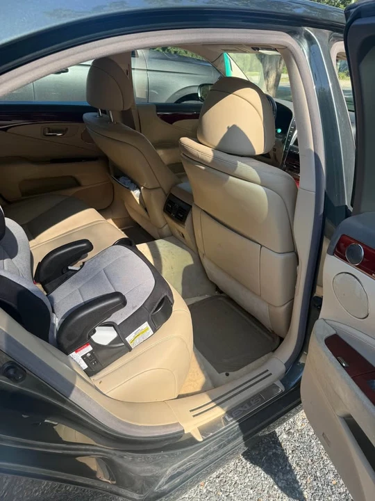 2007 Lexus LS 4th Gen - Image 4 of 4