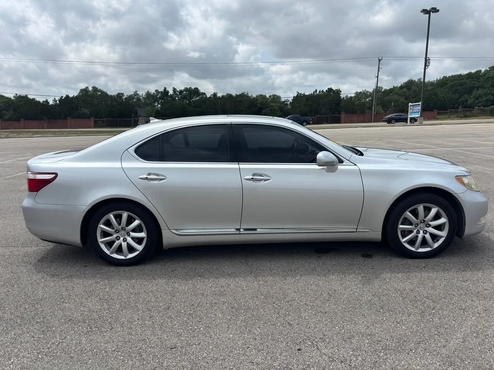 2007 Lexus LS 4th Gen - Image 8 of 12